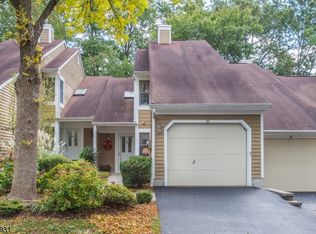 39 Eton Ct, Bedminster, NJ 07921