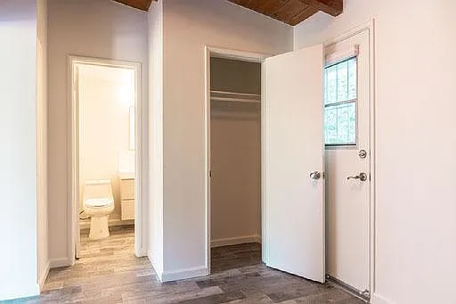 660 W 28th St #D — Photo 2