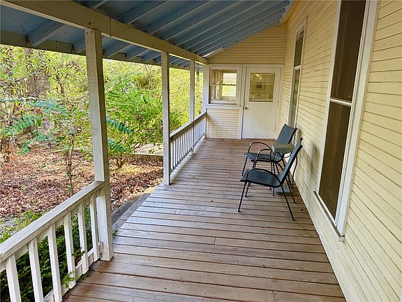 3rd image of 44 Ridgeway Ave