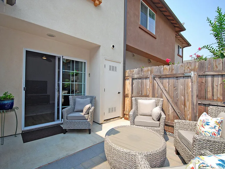 1189 Galeria Cir — Photo 21