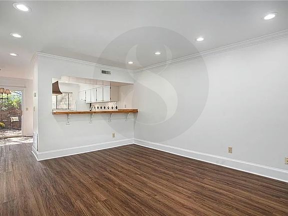 2nd image of 3121 Colonial Way APT E