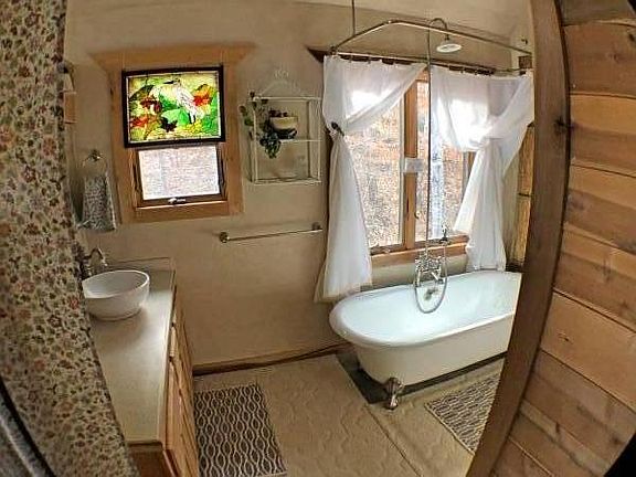 Upstairs master bath with walk-in closet.
