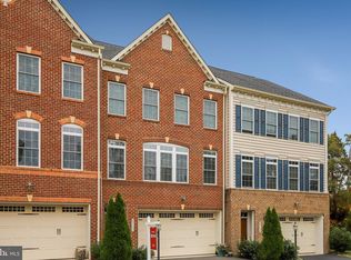 25136 Deerhurst Ter, Chantilly, VA 20152