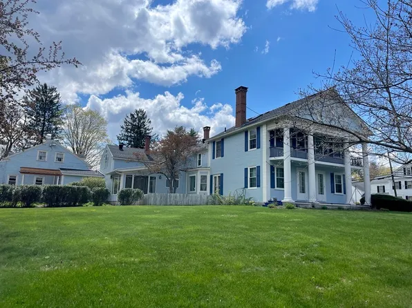 15 Wales Rd, Brimfield, MA 01010