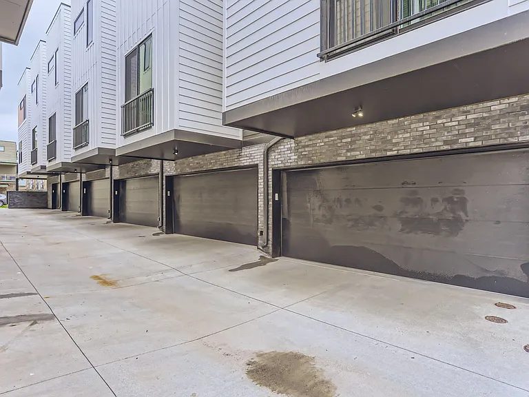 1934 N Hooker St #2 — Photo 19