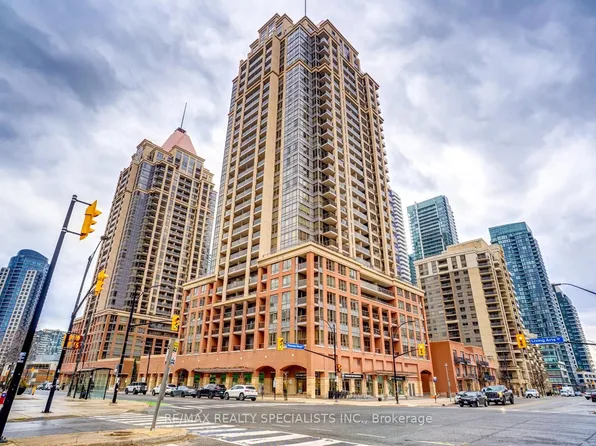 4090 Living Arts Dr #1206, Mississauga, ON L5B 4M8