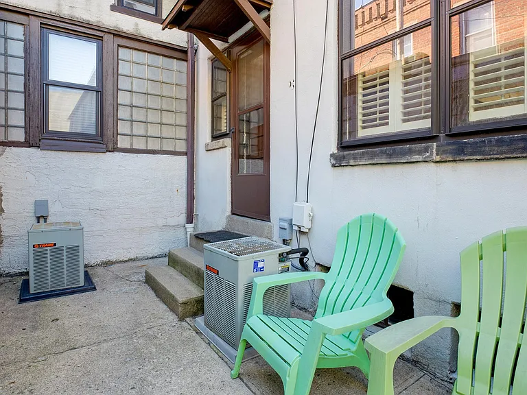 118 E Blenkner St #118 — Photo 20