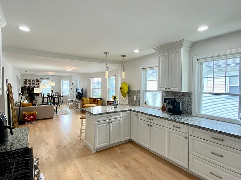 196 Boylston St #2 — Photo 4