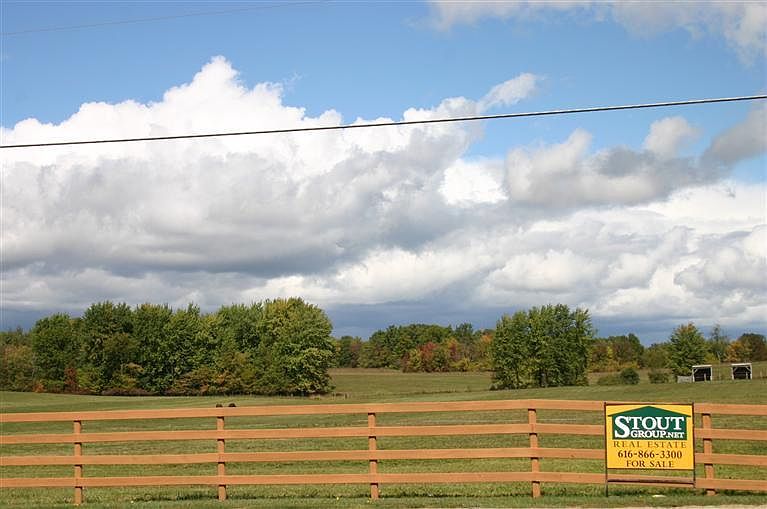 2nd image of 3565 17 Mile Rd NE