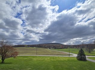 496 Mountain Rd, Boiling Springs, PA 17007