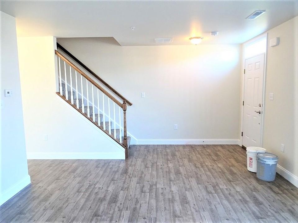 Foyer & Living Room