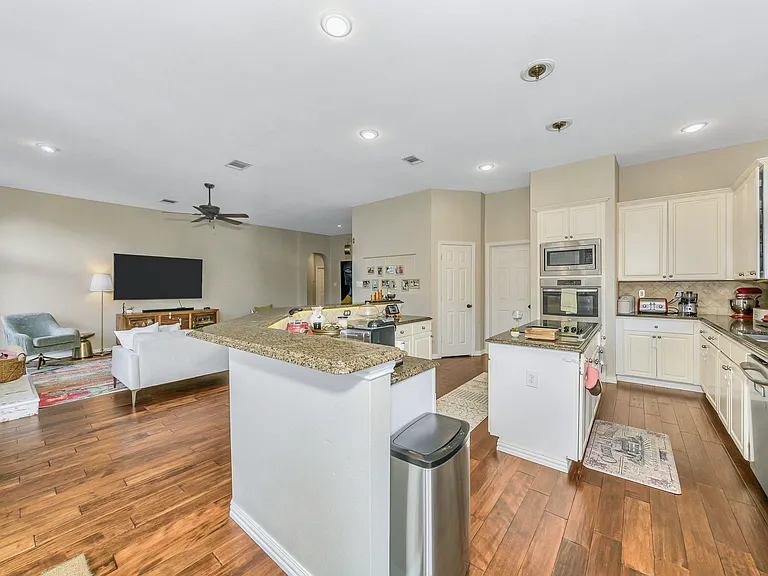 3608 Edgestone Dr — Photo 21