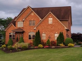 9717 Pembroke Dr, Hagerstown, MD 21740