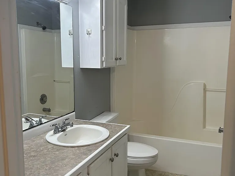 1309 W Kentucky Ave — Photo 3