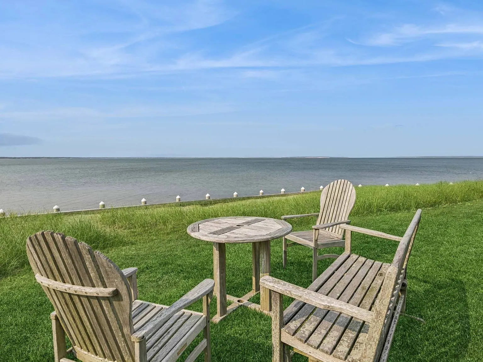 Renovated Waterfront Home On 6 Acres — Photo 4