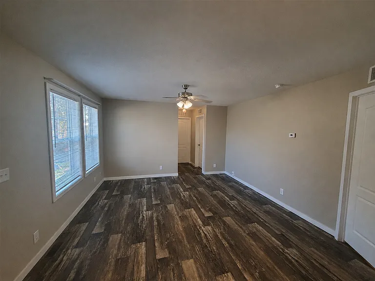 15 Starling Hill Dr #240 — Photo 3