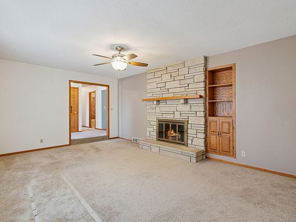 3rd image of 1533 2nd Ave