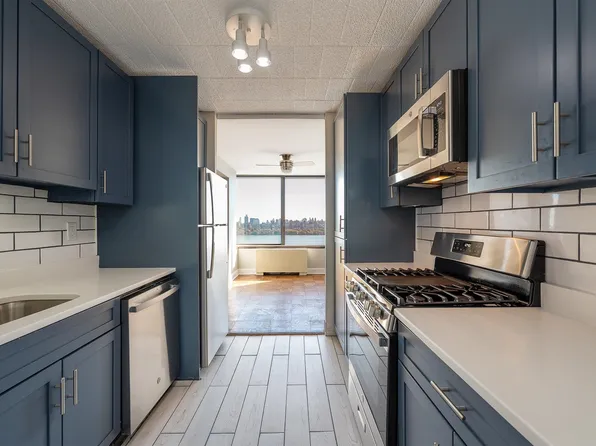 9060 Palisade Avenue image 9 of 17