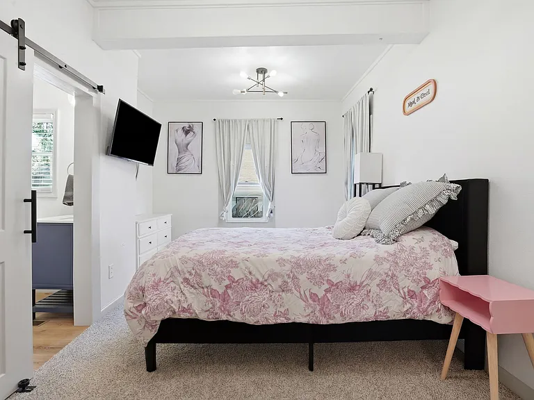 214 N Roosevelt Ave — Photo 8