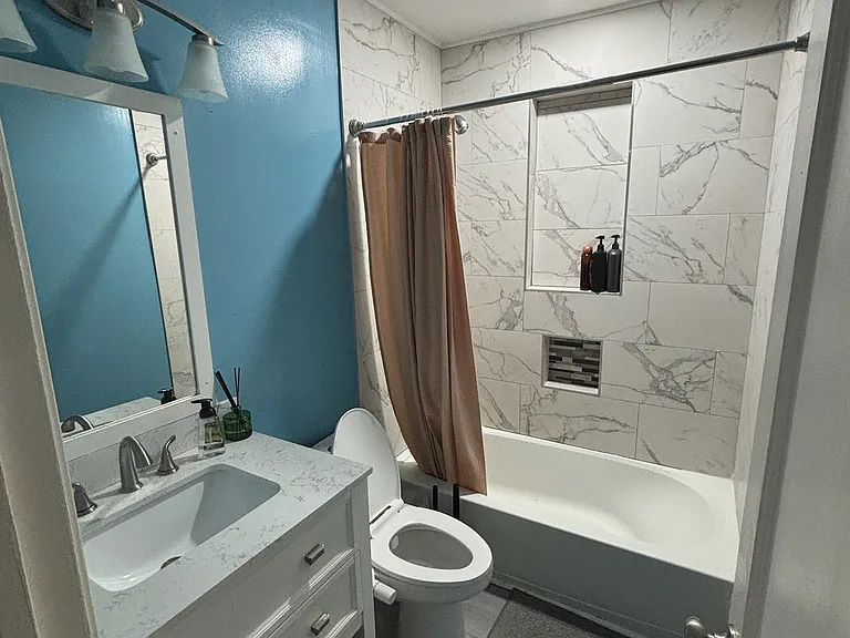 2503 Berkley St — Photo 3