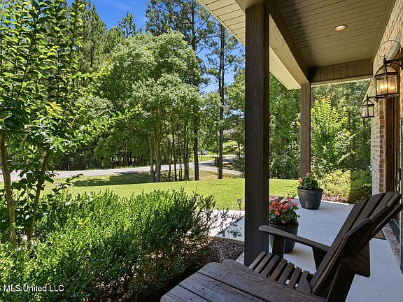 5th image of 65 Stonegate Dr