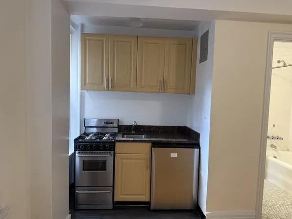 309 West 57th Street image 2 of 4