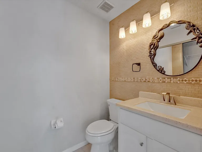 1016 Harbor Town Dr — Photo 23