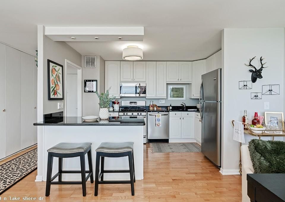 1st image of 2800 N Lake Shore Dr APT 321