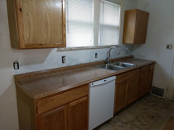 5th image of 12786 Mendota St
