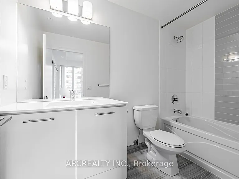 435 Richmond St W #404 — Photo 11