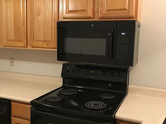 3rd image of 8423 Greenbrier