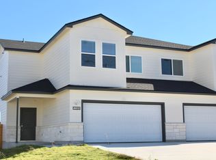 518 Whirlaway Dr #B, Jarrell, TX 76537