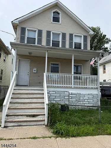 494 Monroe St Photo 1