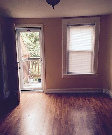 4th image of 1916 N Sawyer Ave