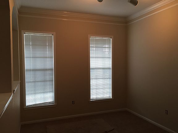 2nd image of 215 Longview Ave APT 305