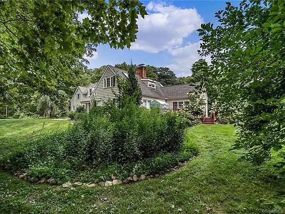 4th image of 426 Judd Rd