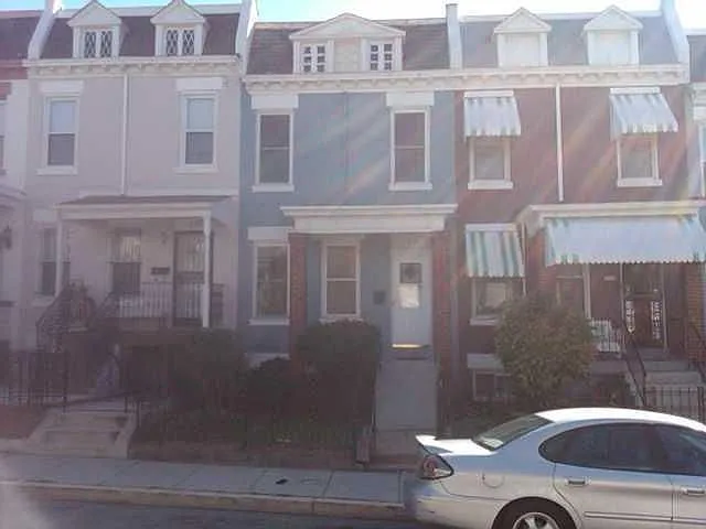 782 Columbia Rd NW photo 1