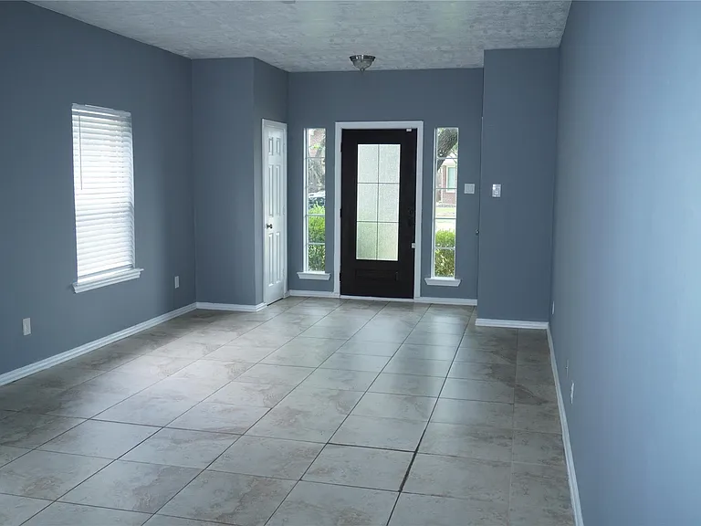 3352 Jan Ct — Photo 3