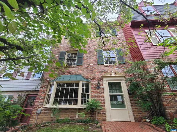 120 Georgetown Grn, Charlottesville, VA 22901