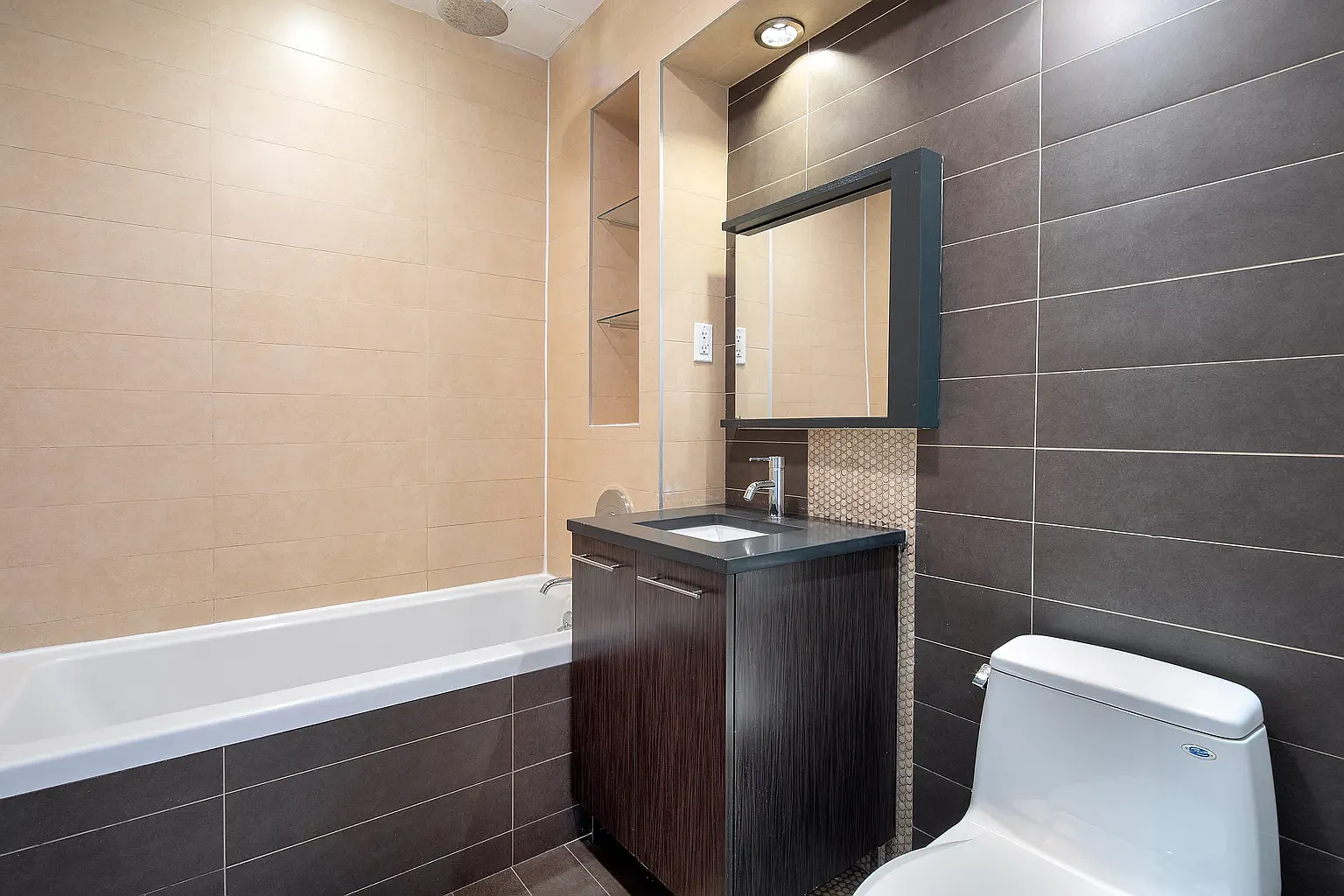 110 Green Street — Photo 4