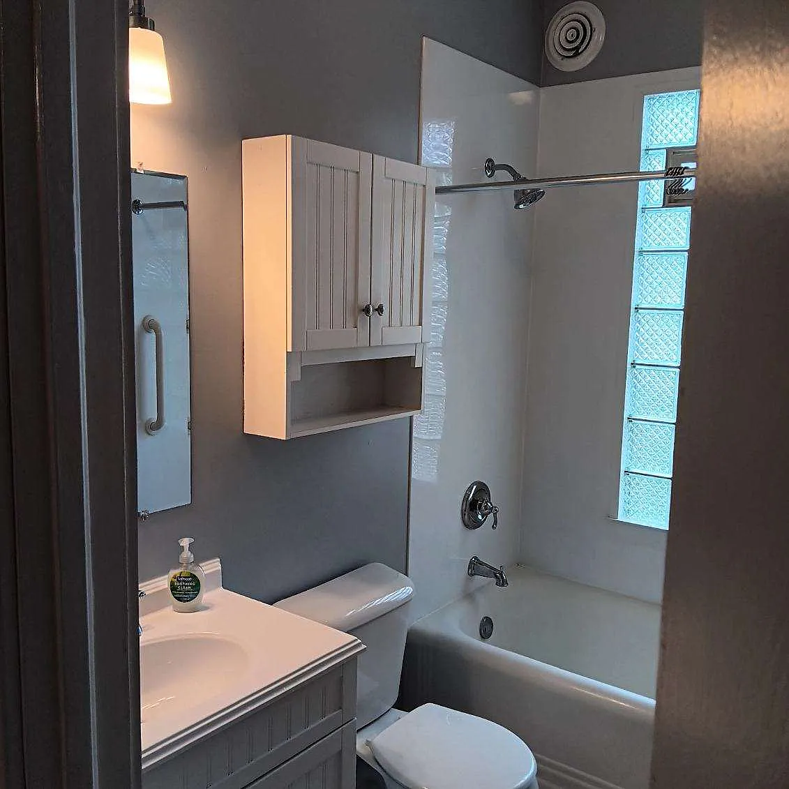2 bed, $1,000 — Photo 3