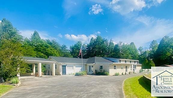 2nd image of 903 Jordan Creek Rd