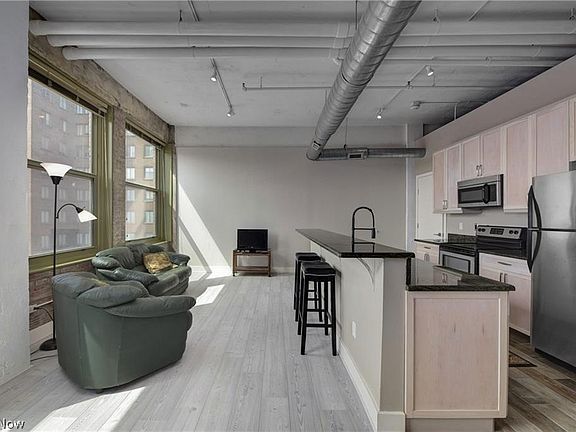 3rd image of 1104 Prospect Ave E #406