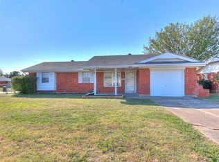 844 Butler St, Moore, OK 73160