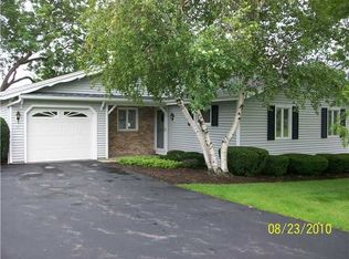 25 Shoreway Dr, Rochester, NY 14612