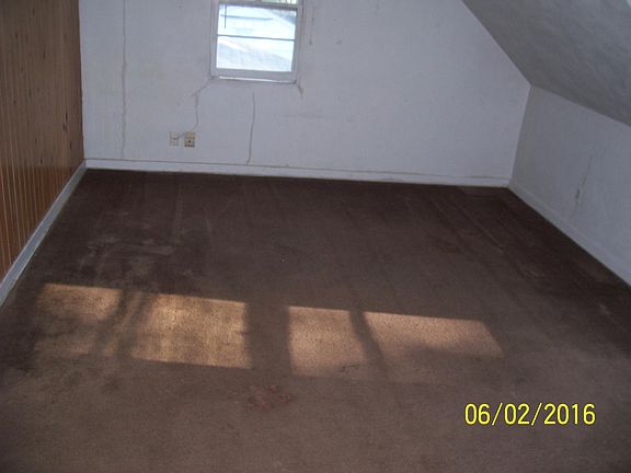 3rd image of 2616 & 1/2 Iowa St