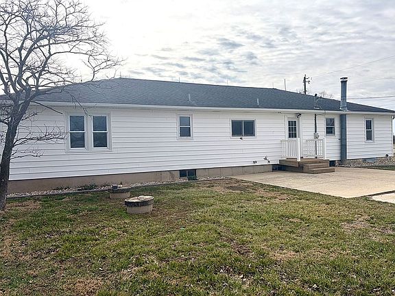 3rd image of 8701 D Rd