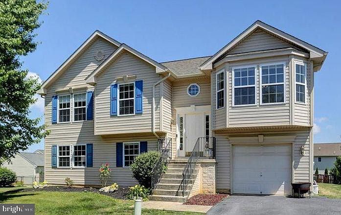 1st image of 156 Rocky Fountain Dr