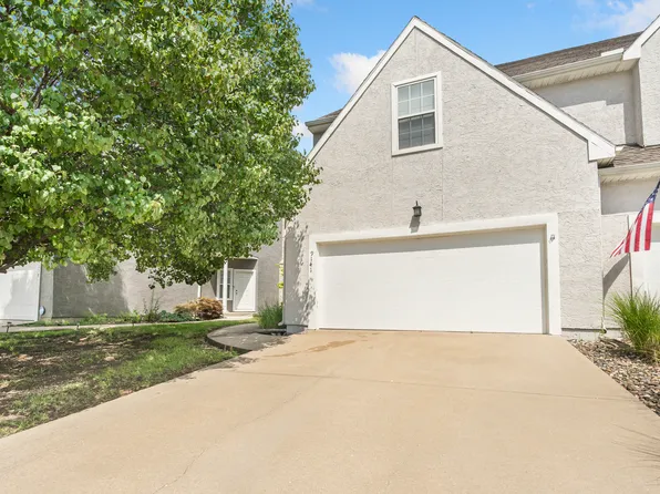 9153 Boehm Dr, Lenexa, KS 66219