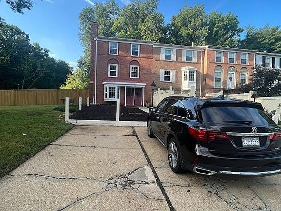 3rd image of 4301 Birchlake Ct